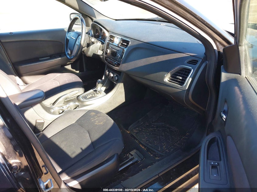 2013 Chrysler 200 Touring