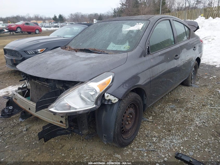 2015 Nissan Versa 1.6 S+
