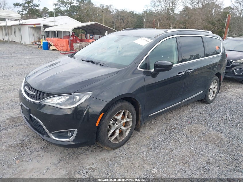2017 Chrysler Pacifica Touring-L Plus