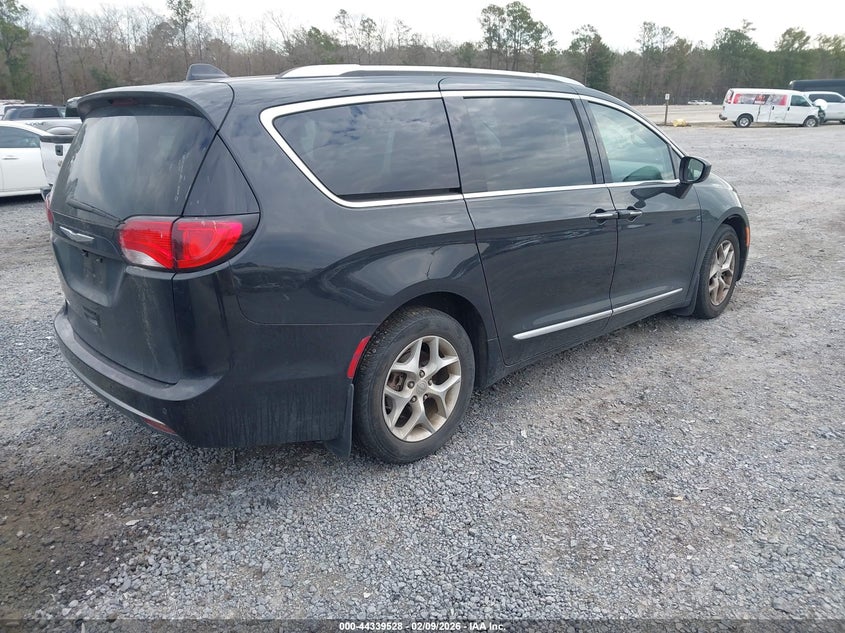 2017 Chrysler Pacifica Touring-L Plus