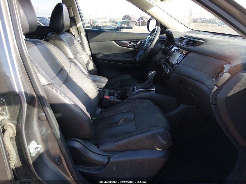 2017 NISSAN ROGUE auction photo 5