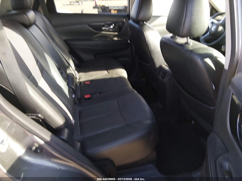 2017 NISSAN ROGUE auction photo 8
