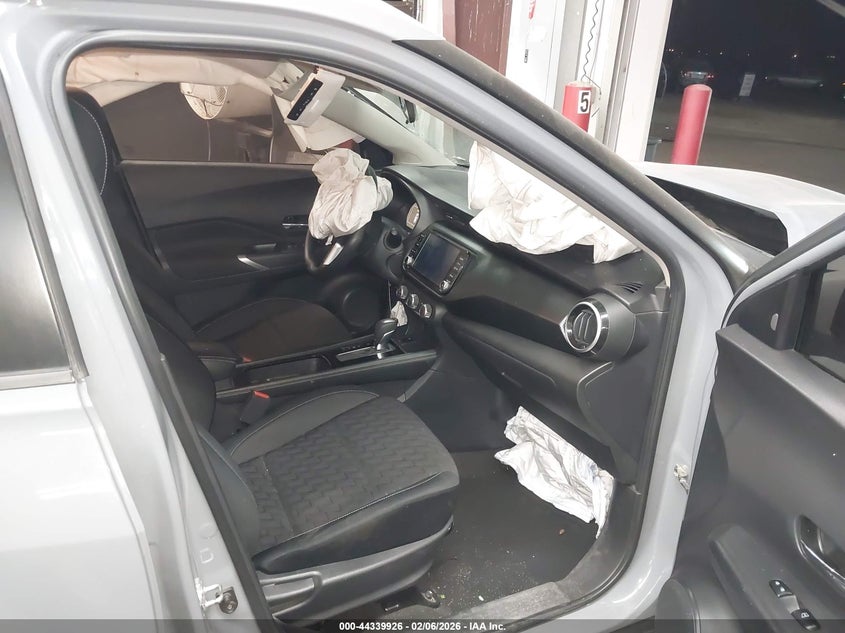 2023 Nissan Kicks Sv Xtronic Cvt