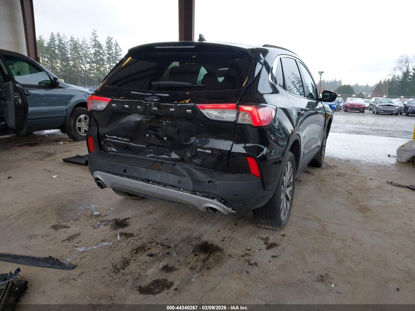 2022 Ford Escape Titanium