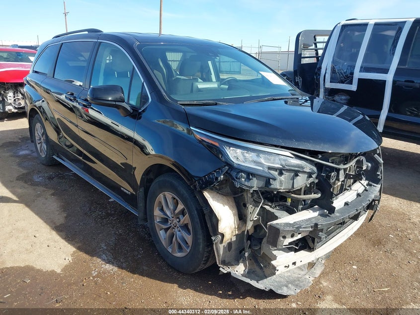 2021 Toyota Sienna Le