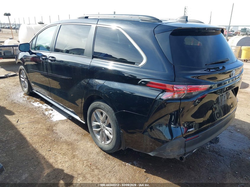2021 Toyota Sienna Le