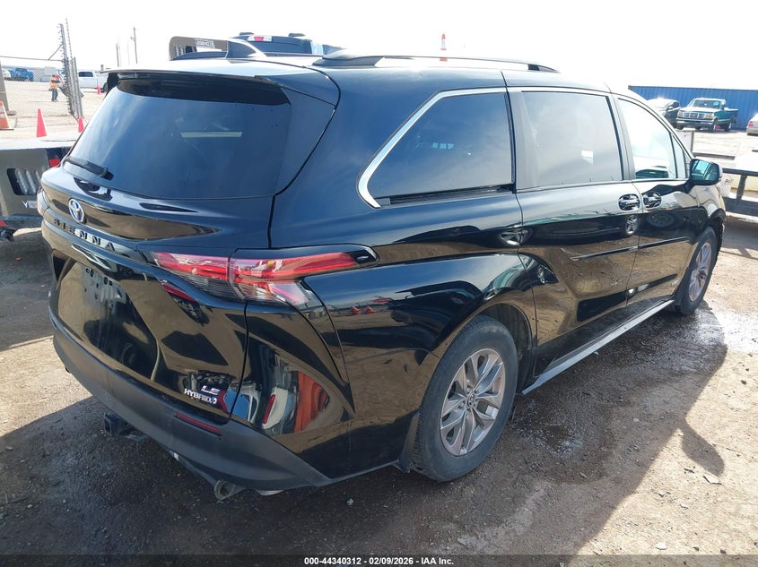 2021 Toyota Sienna Le