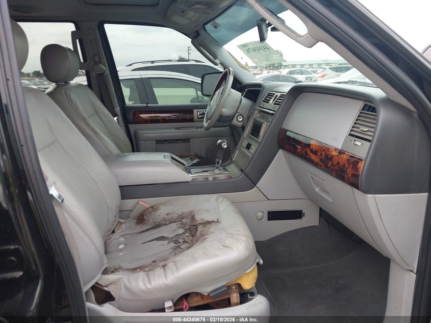 2005 Lincoln Navigator