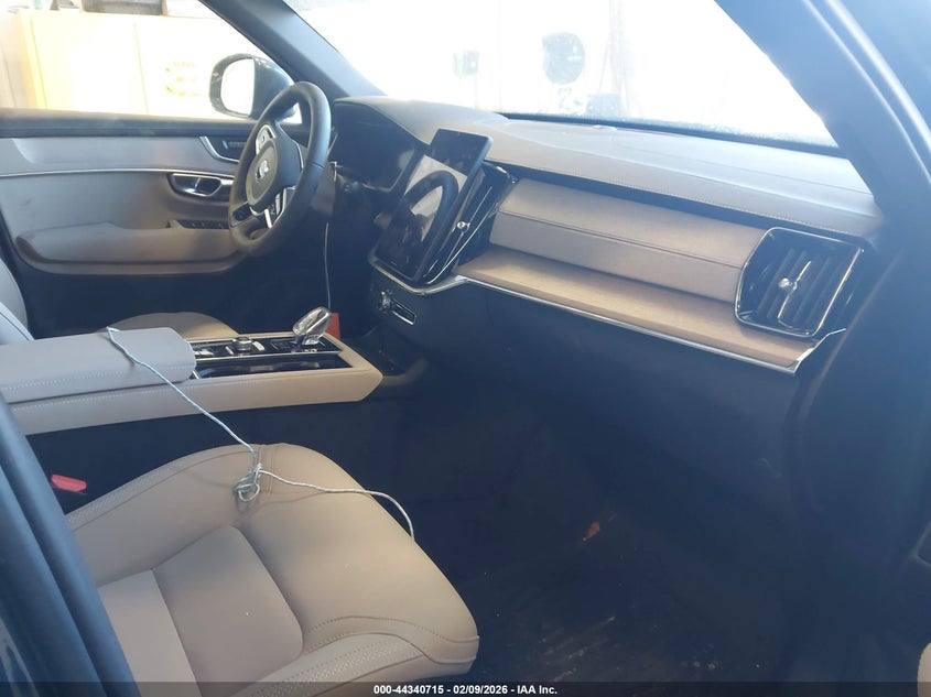 2026 Volvo Xc90 Core, B5 Awd Gas (Mild Hybrid), Gasoline, Bright, 7 Seats