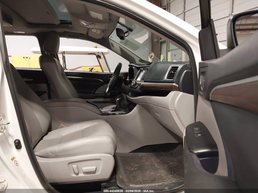 2014 Toyota Highlander Limited V6