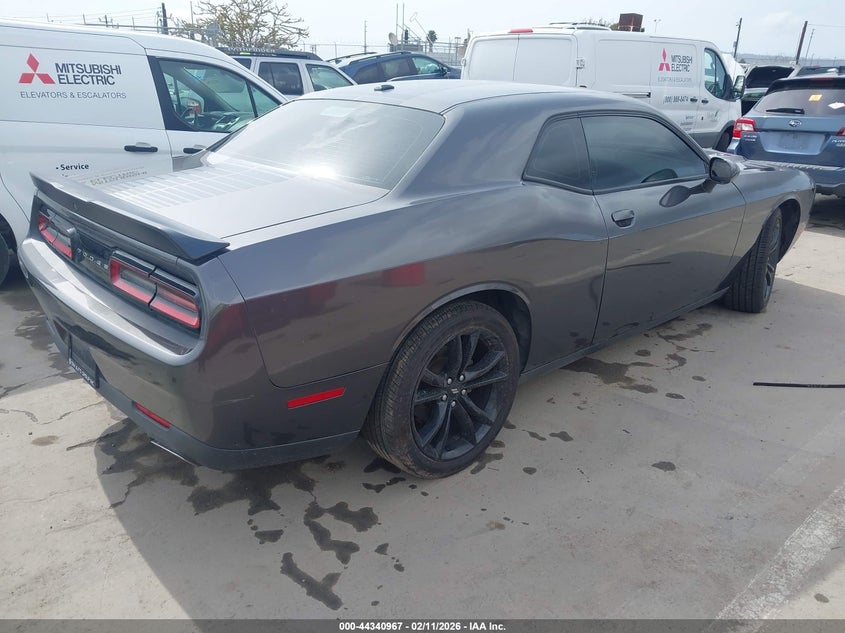 2017 Dodge Challenger Sxt
