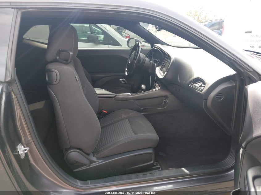 2017 Dodge Challenger Sxt