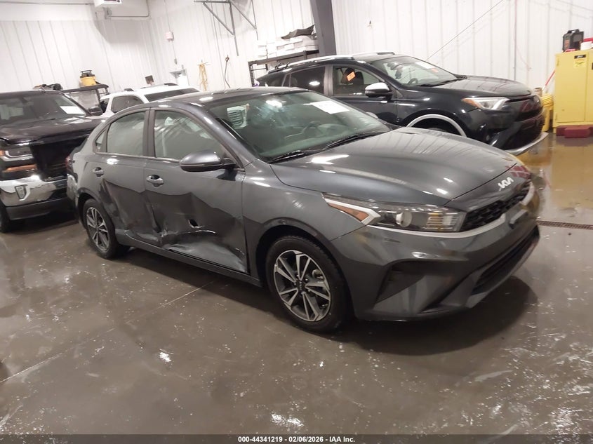 2024 Kia Forte Lxs