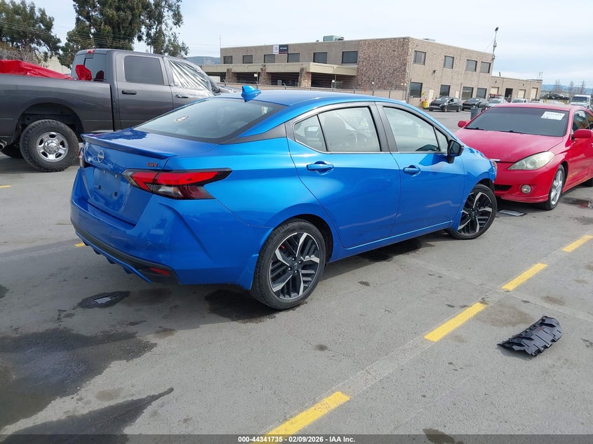 2024 Nissan Versa 1.6 Sr