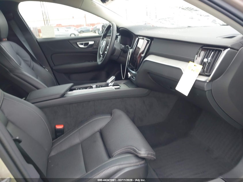 2026 Volvo V60 Cross Country Ultra, B5 Awd Gas (Mild Hybrid)