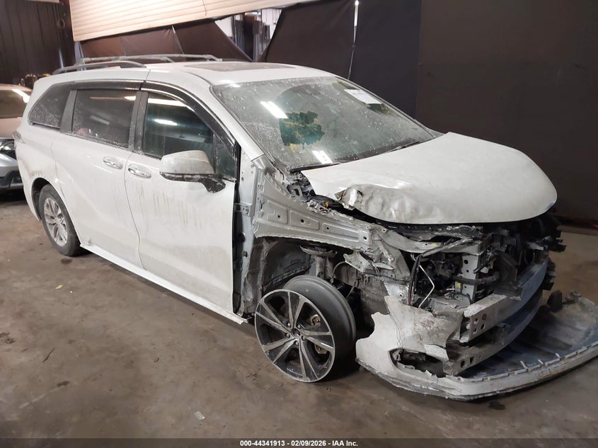 2024 Toyota Sienna Xle