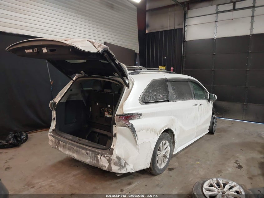 2024 Toyota Sienna Xle