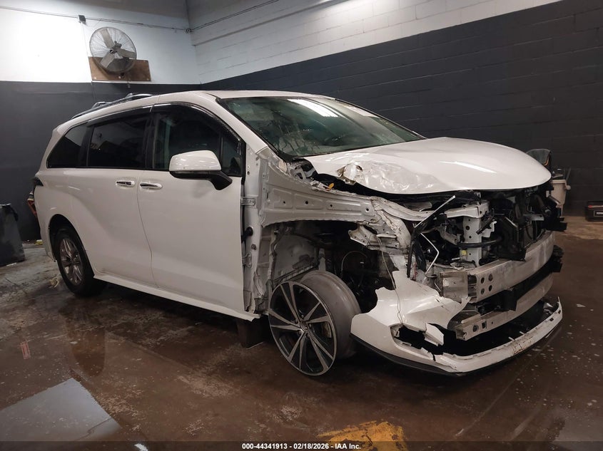 2024 Toyota Sienna Xle