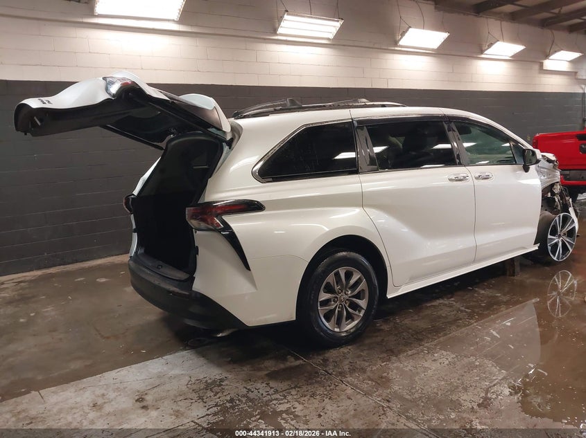 2024 Toyota Sienna Xle