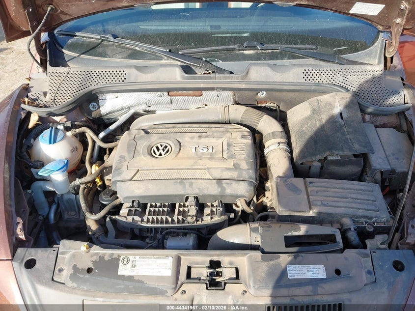 2017 Volkswagen Beetle #Pinkbeetle/1.8T Classic/1.8T S VIN: 3VWF17AT8HM625342 Lot: 44341967