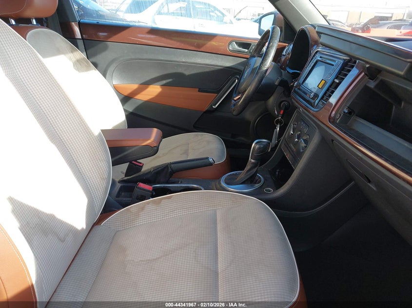 2017 Volkswagen Beetle #Pinkbeetle/1.8T Classic/1.8T S