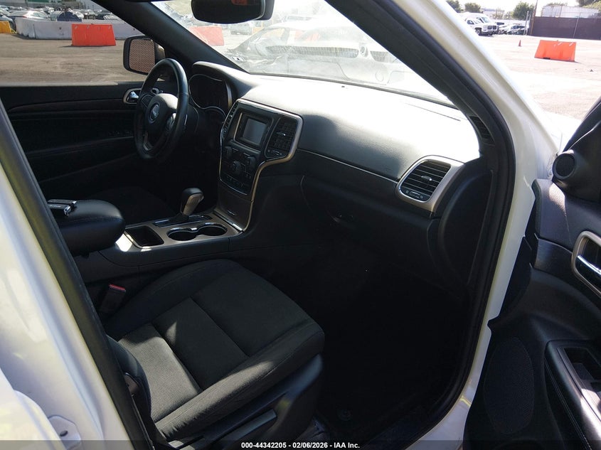 2017 Jeep Grand Cherokee Laredo 4X2