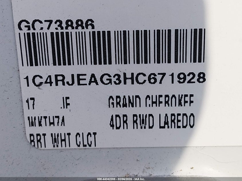 VIN 1C4RJEAG3HC671928 2017 JEEP GRAND CHEROKEE LAREDO 4X2