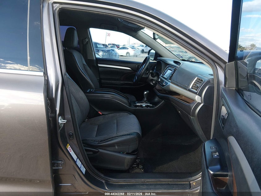 2014 Toyota Highlander Le Plus V6