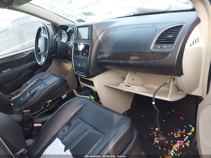 2014 Chrysler Town & Country Touring