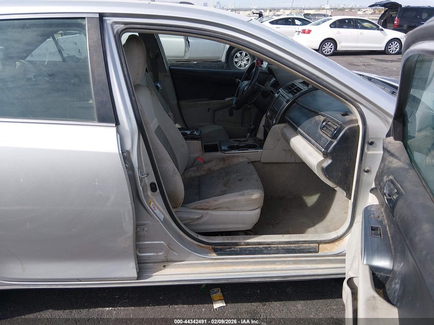 2014 Toyota Camry Hybrid Le