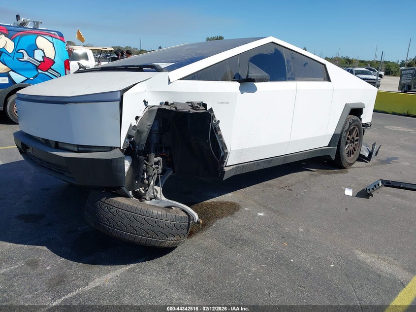 2025 TESLA CYBERTRUCK auction photo 2