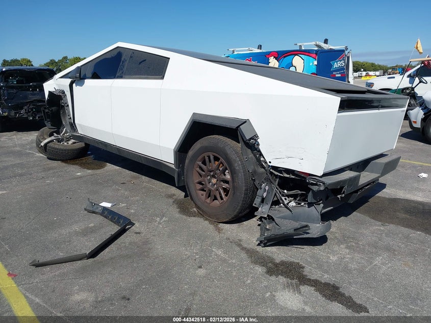 2025 TESLA CYBERTRUCK auction photo 3