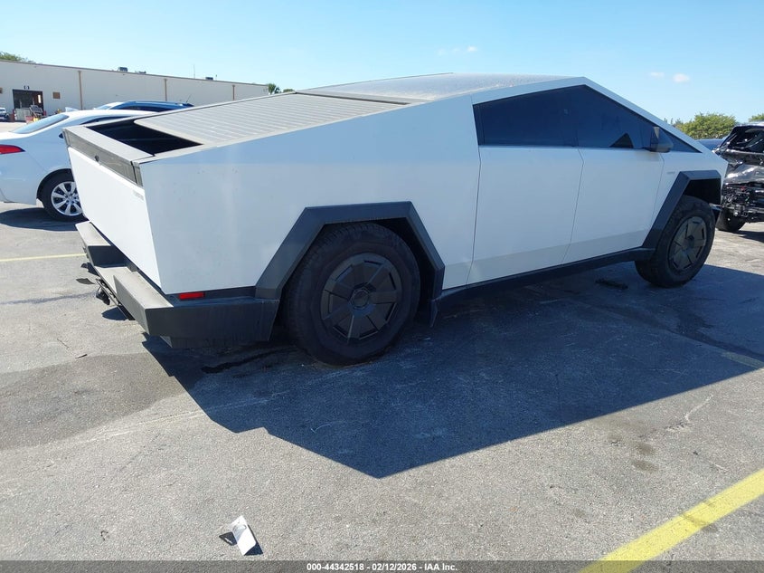 2025 TESLA CYBERTRUCK auction photo 4