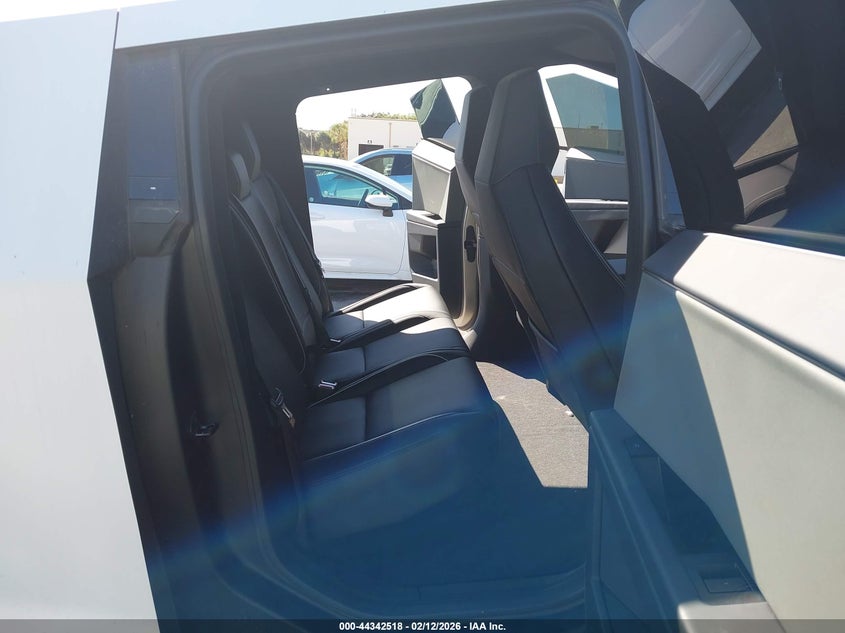 2025 TESLA CYBERTRUCK auction photo 8