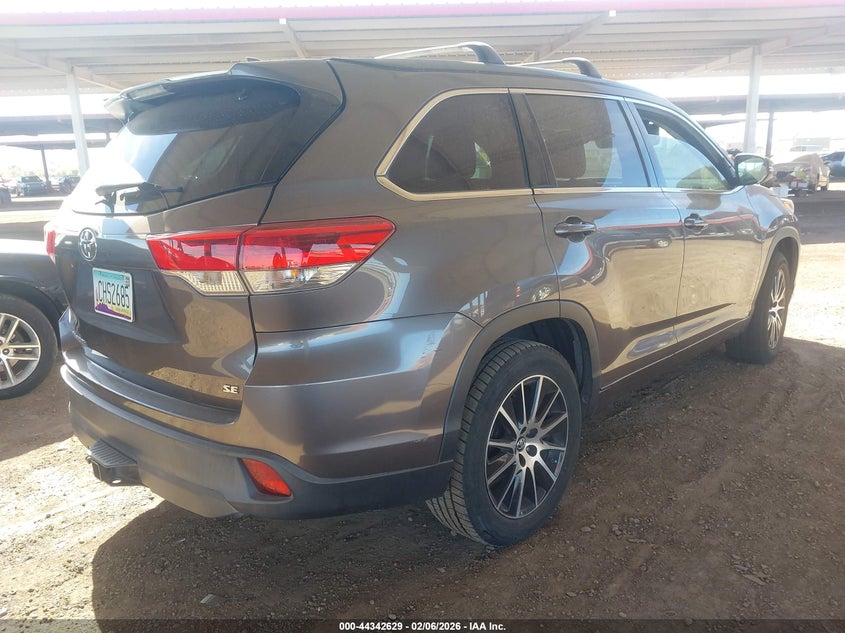 2018 Toyota Highlander Se