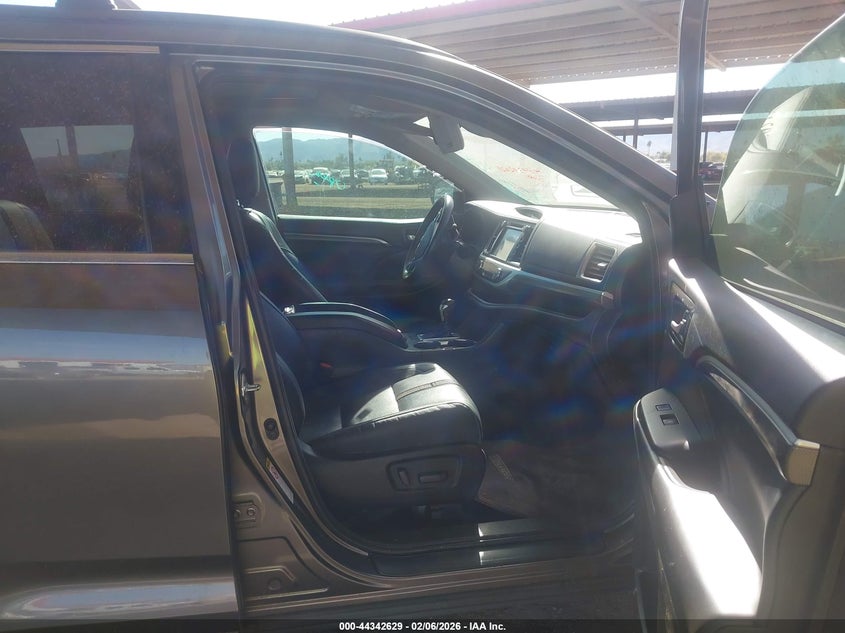 2018 Toyota Highlander Se