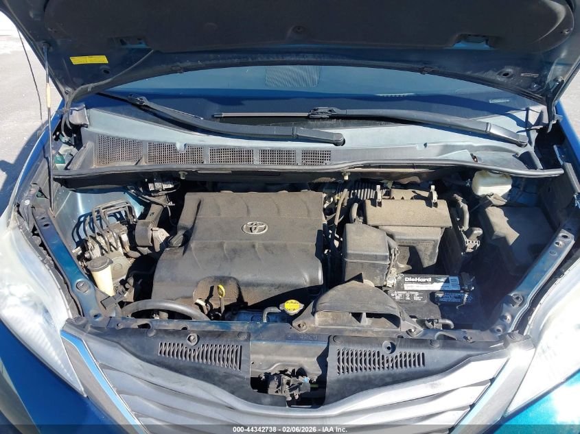 2011 Toyota Sienna Xle V6 VIN: 5TDYK3DC2BS012458 Lot: 44342738