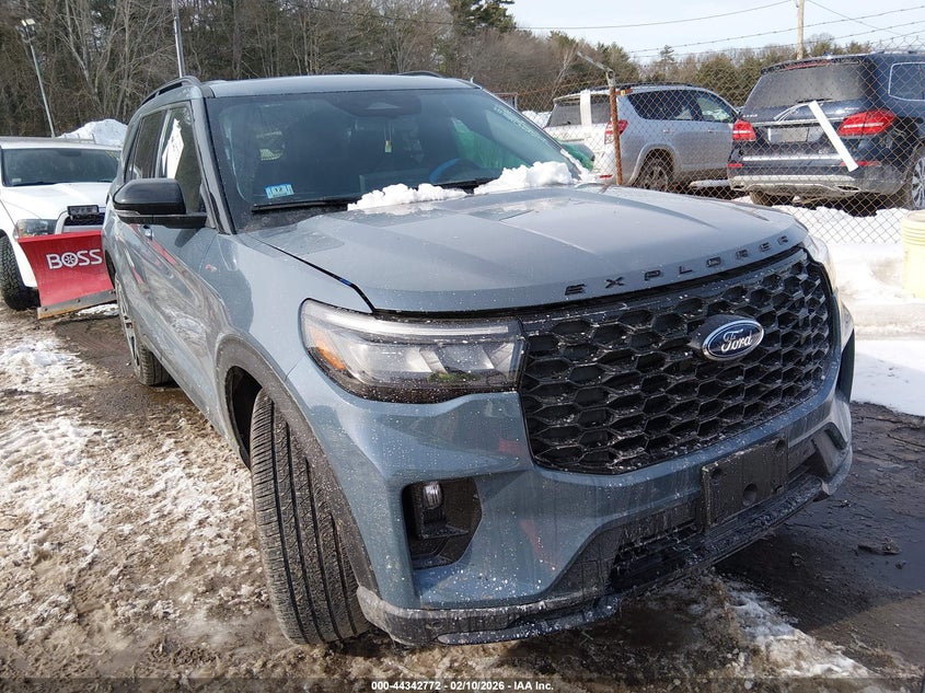 2025 Ford Explorer St-Line