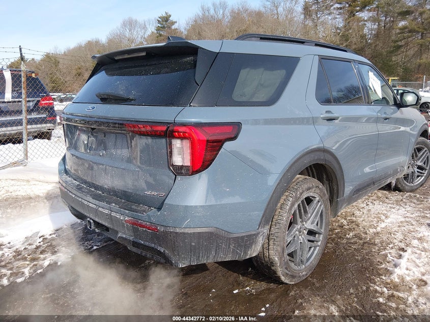 2025 Ford Explorer St-Line