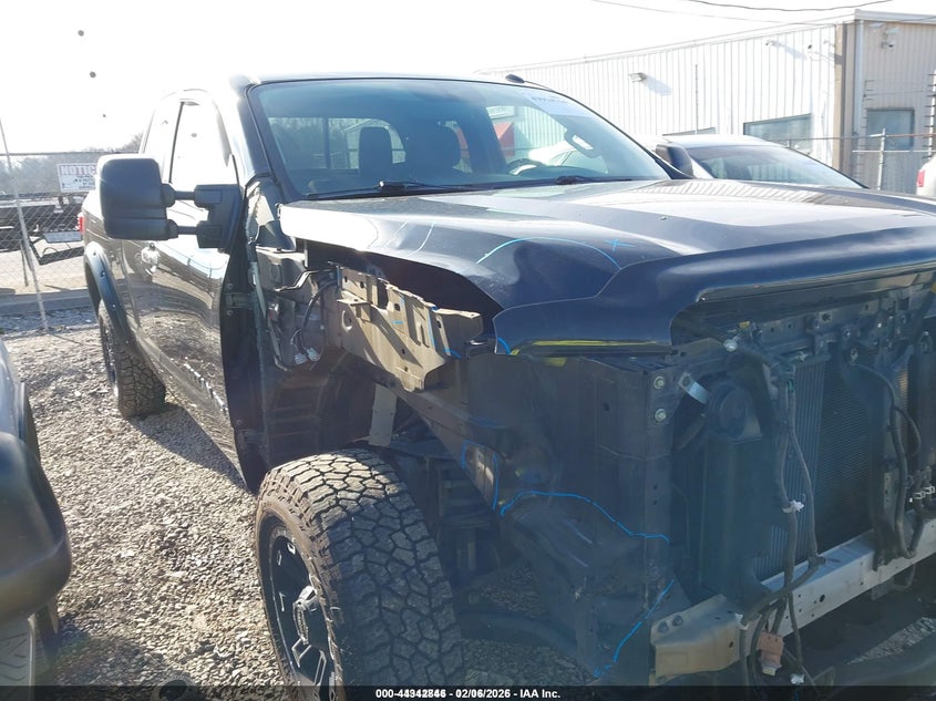 2017 NISSAN TITAN XD SV GAS