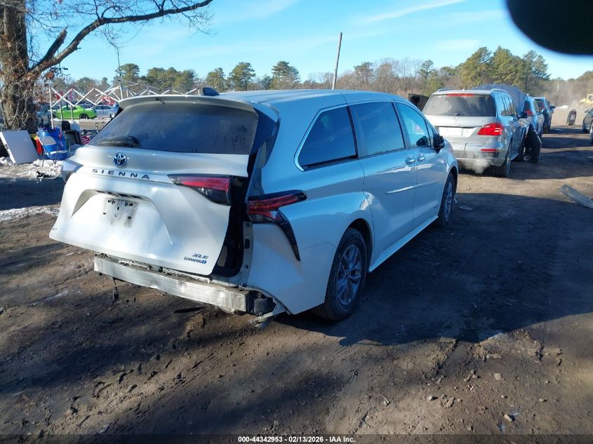 2021 Toyota Sienna Xle