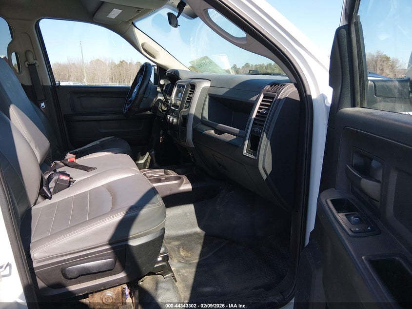 2017 Ram 2500 Tradesman 4X4 8' Box