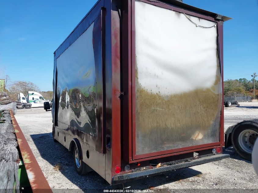 2005 Ford E-350 Cutaway Standard