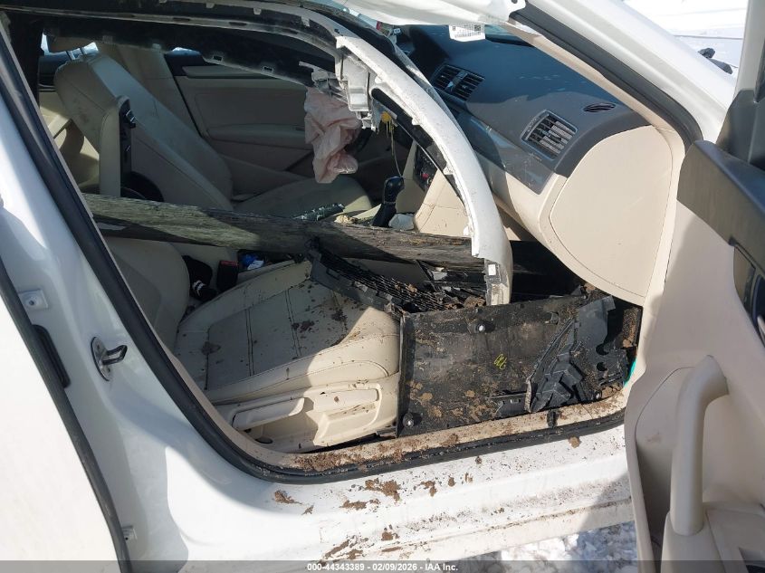 2014 Volkswagen Passat 1.8T Wolfsburg Edition