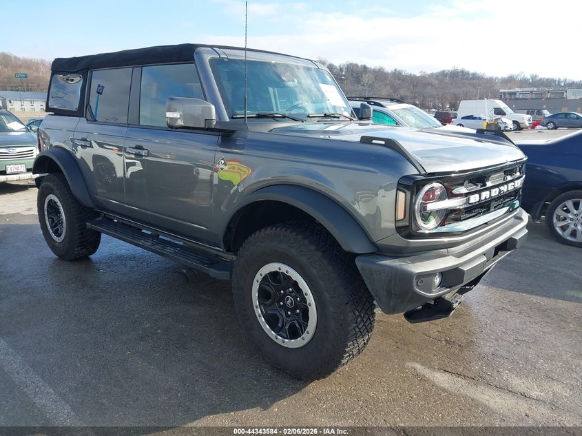 2024 FORD BRONCO OUTER BANKS