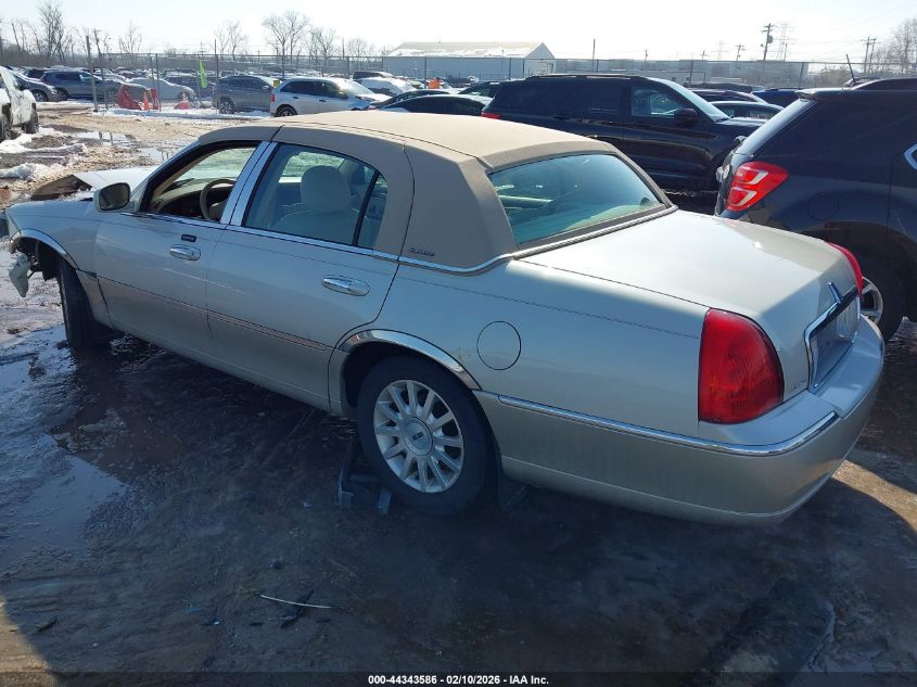 2006 Lincoln Town Car Signature