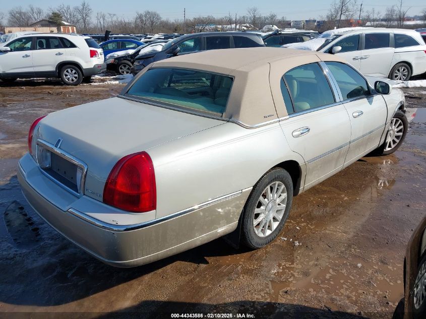 2006 Lincoln Town Car Signature
