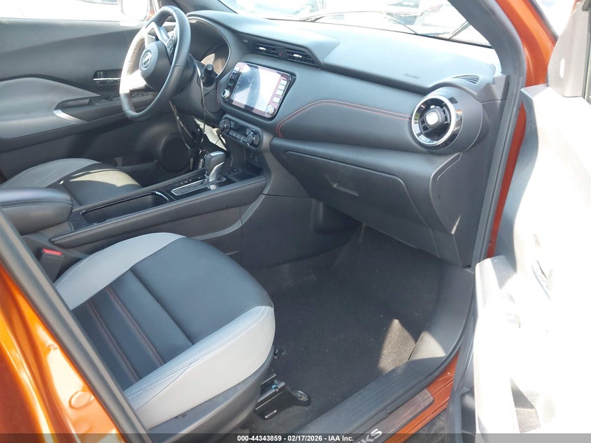 2022 Nissan Kicks Sr Xtronic Cvt