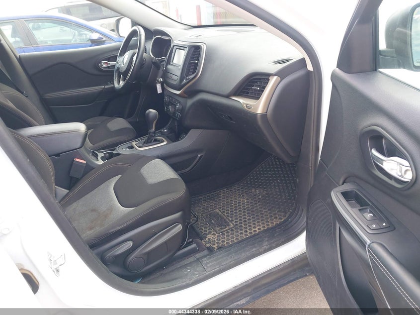 2016 Jeep Cherokee Sport