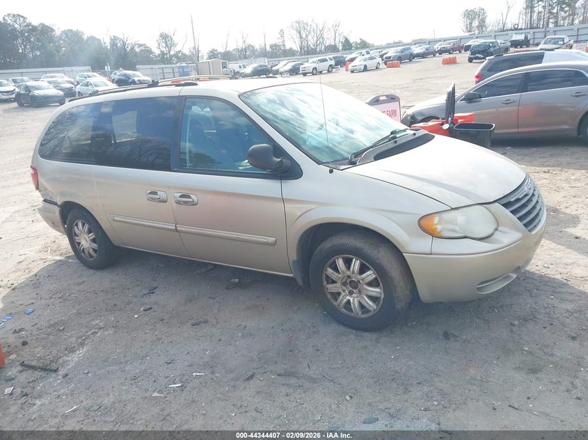 2005 Chrysler Town & Country Touring